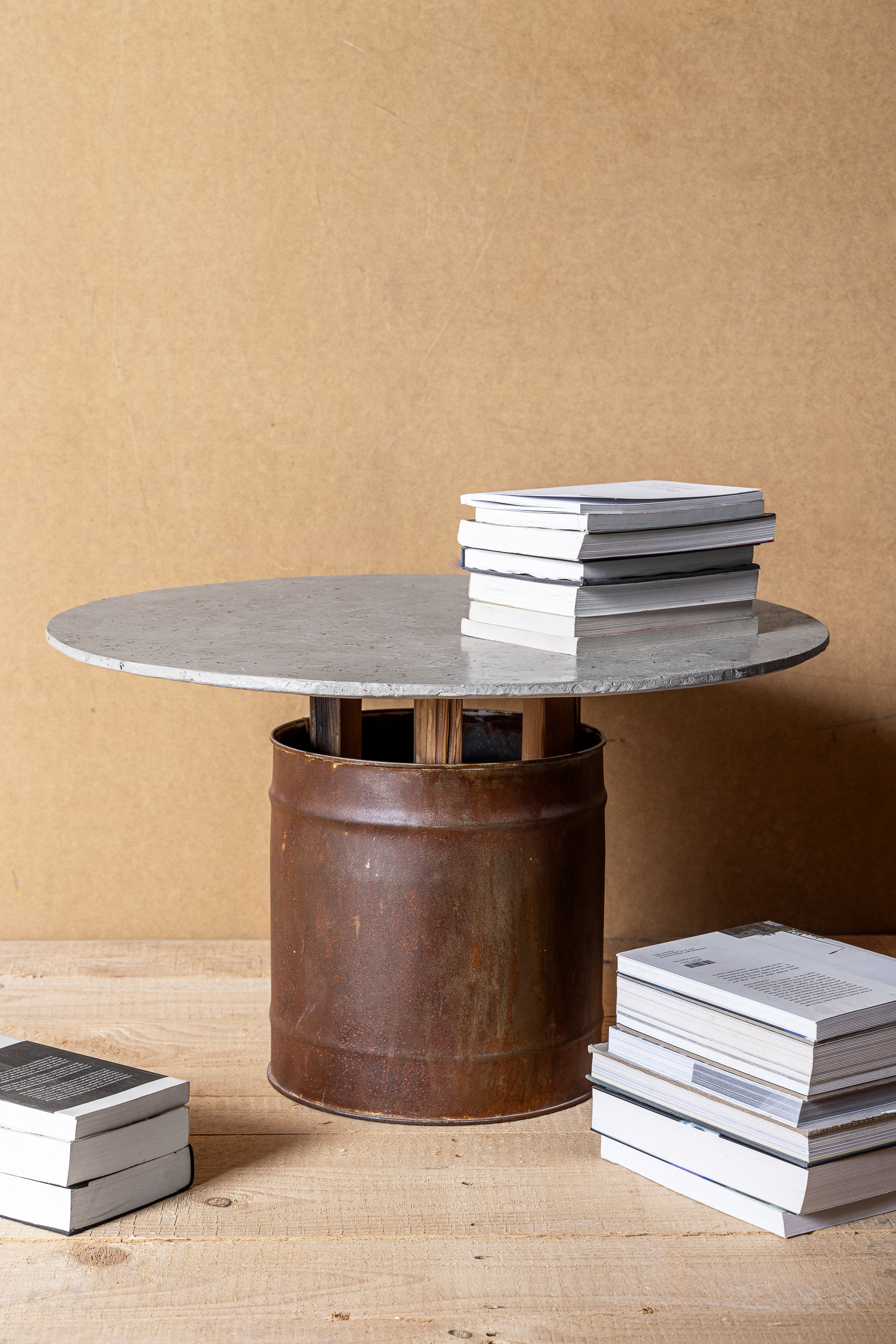 שולחן על פח פרט